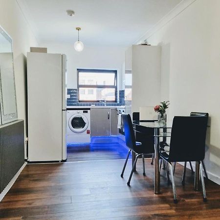 Beautiful Modern Apartment On Wick Lane Londýn Exteriér fotografie