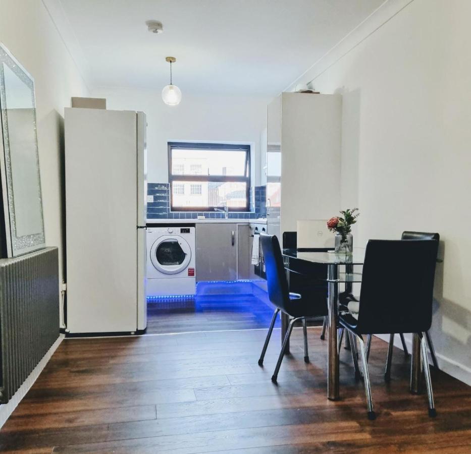 Beautiful Modern Apartment On Wick Lane Londýn Exteriér fotografie